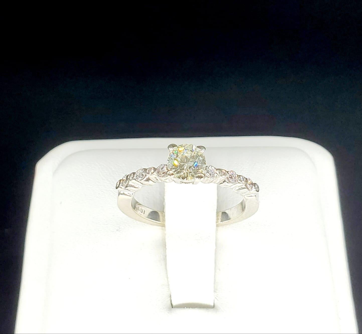 Old European Cut 0.70 Carat Round Diamond Ring 14 Karat White Gold In Excellent Condition For Sale In Miami, FL