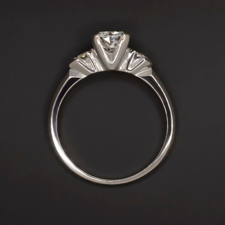 Old European Cut  Solitaire 18 Carats White Gold Ring, 1920 In Excellent Condition For Sale In Rome, IT