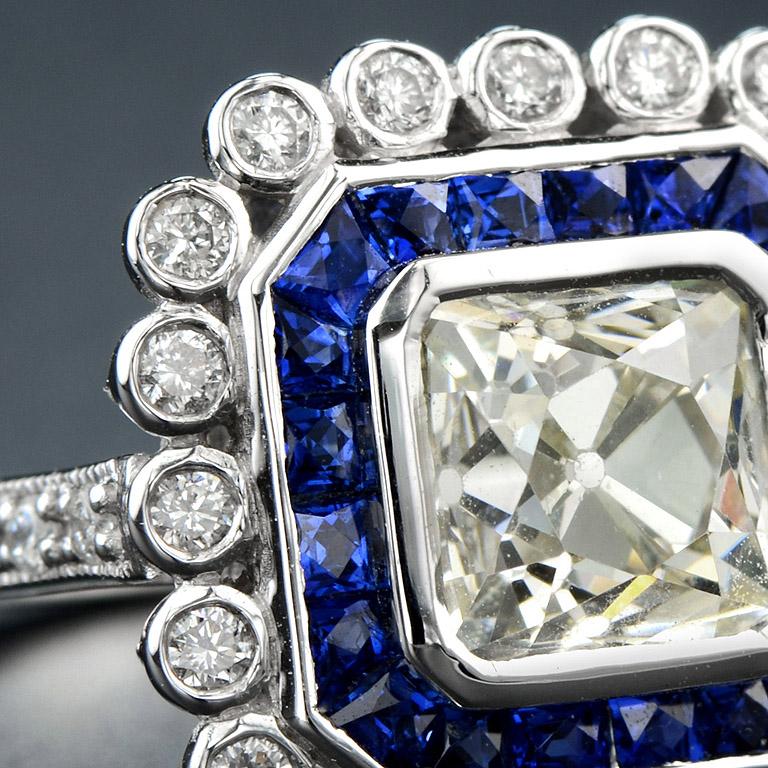 Women's Old European Cut Diamond 1.77 Carat Blue Sapphire Engagement Ring