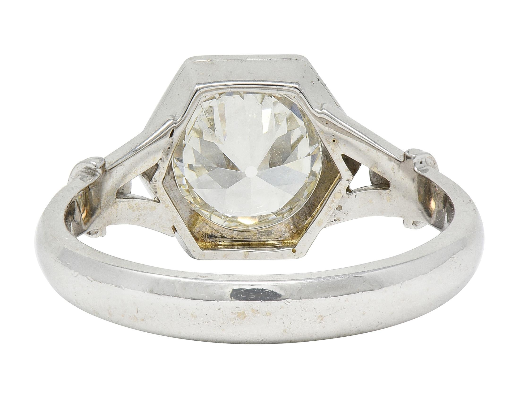 Bague de fiançailles solitaire hexagonale en or 18K avec diamant de taille européenne ancienne Excellent état - En vente à Philadelphia, PA