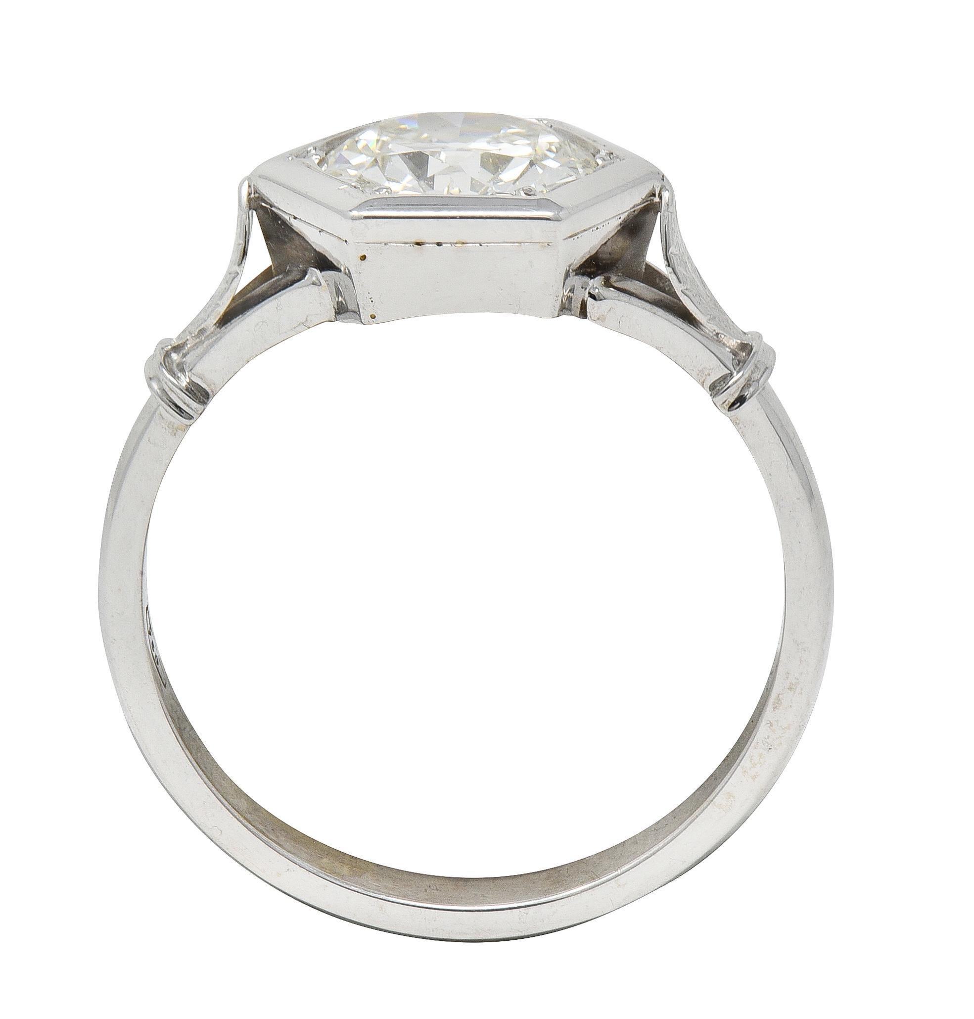 Bague de fiançailles solitaire hexagonale en or 18K avec diamant de taille européenne ancienne en vente 2