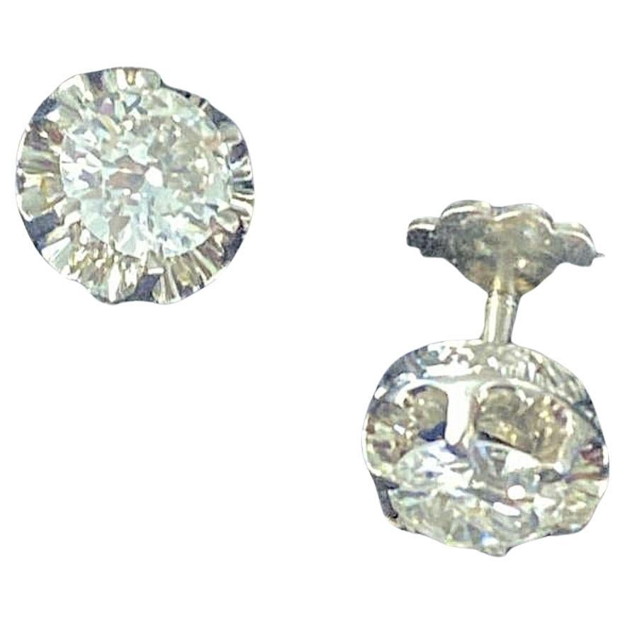 Antike 1920er Jahre platinume Ohrstecker mit detaillierten Arbeit auf Einstellung zentriert mit alten europäischen Diamanten H Farbe weiß vs Klarheit mit einer Gesamtschätzung Gewicht von 1,90 Karat 0,85ct jeder Diamant 
