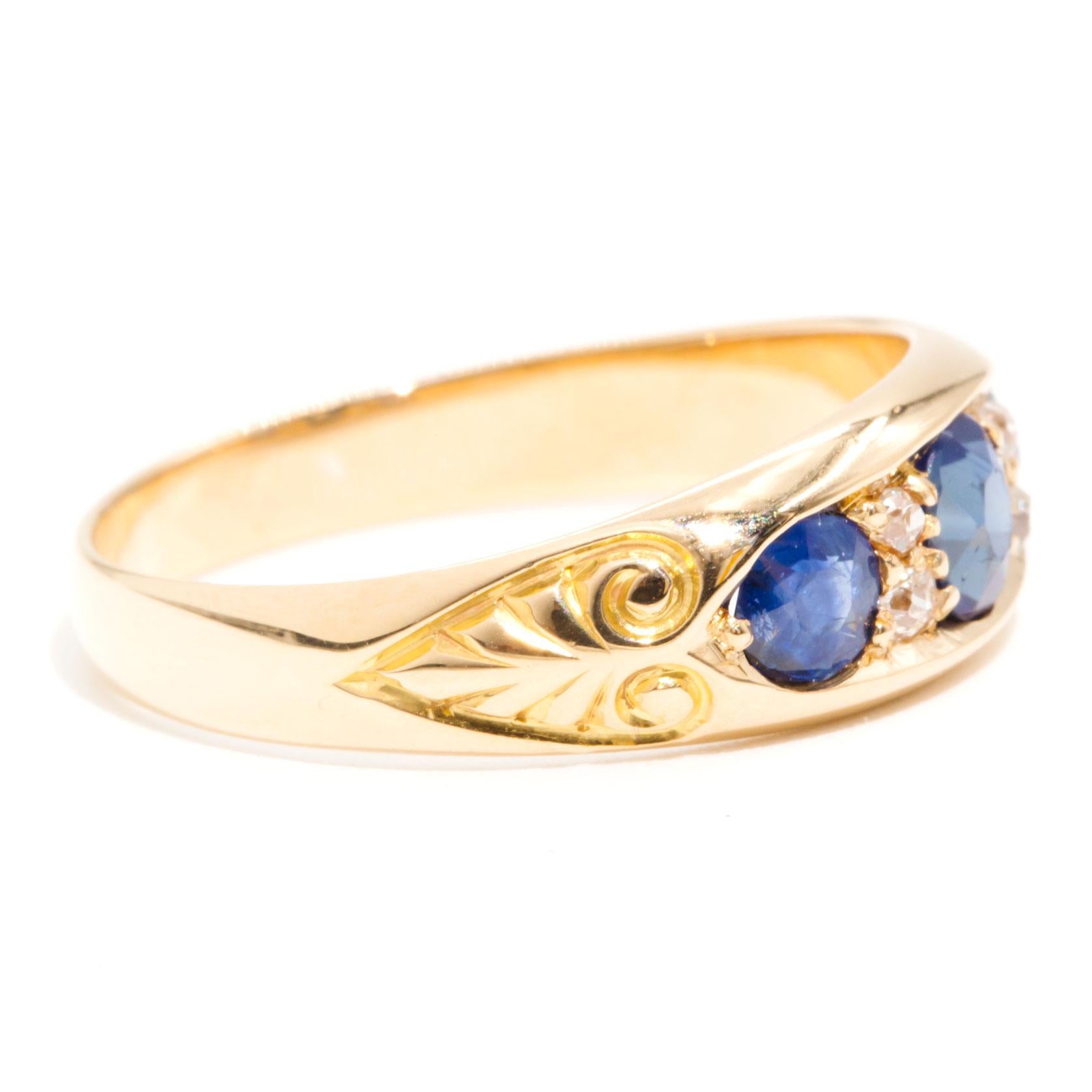 Modern Old European Cut Diamond and Blue Sapphire 18 Carat Yellow Gold Vintage Ring  For Sale
