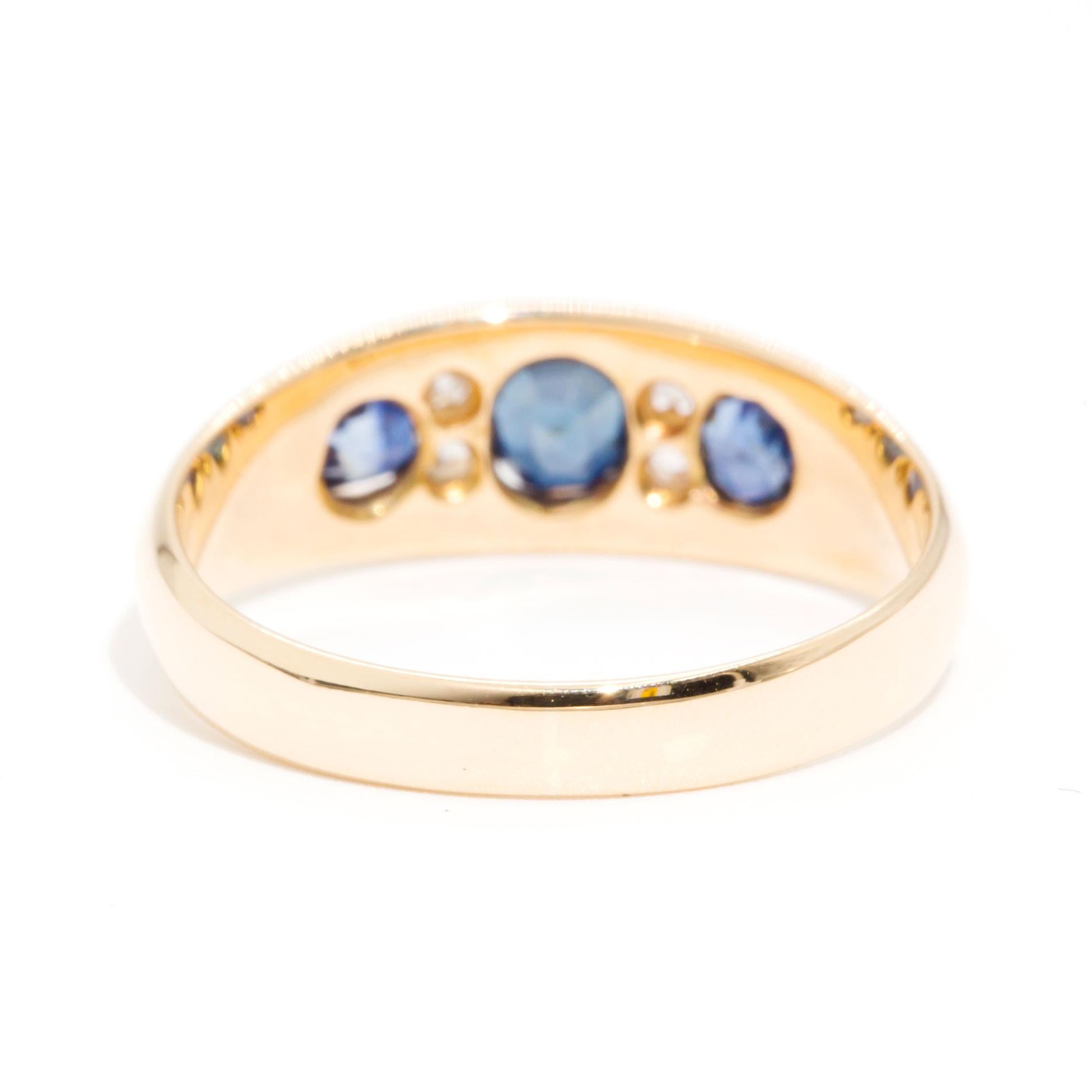 Women's Old European Cut Diamond and Blue Sapphire 18 Carat Yellow Gold Vintage Ring  For Sale
