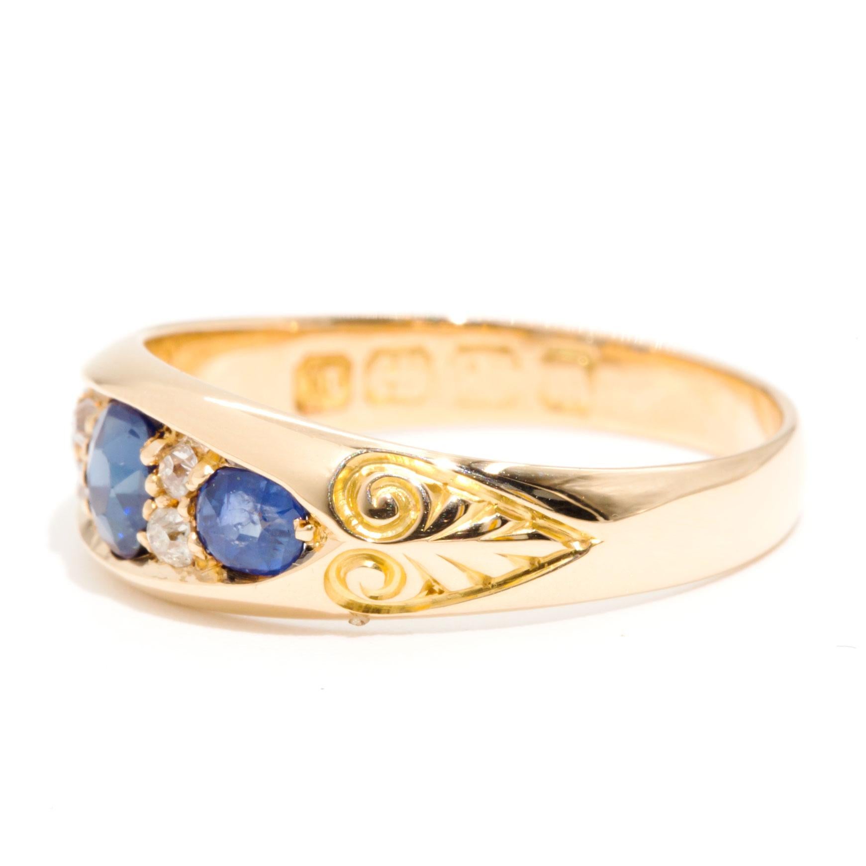 Old European Cut Diamond and Blue Sapphire 18 Carat Yellow Gold Vintage Ring  For Sale 2