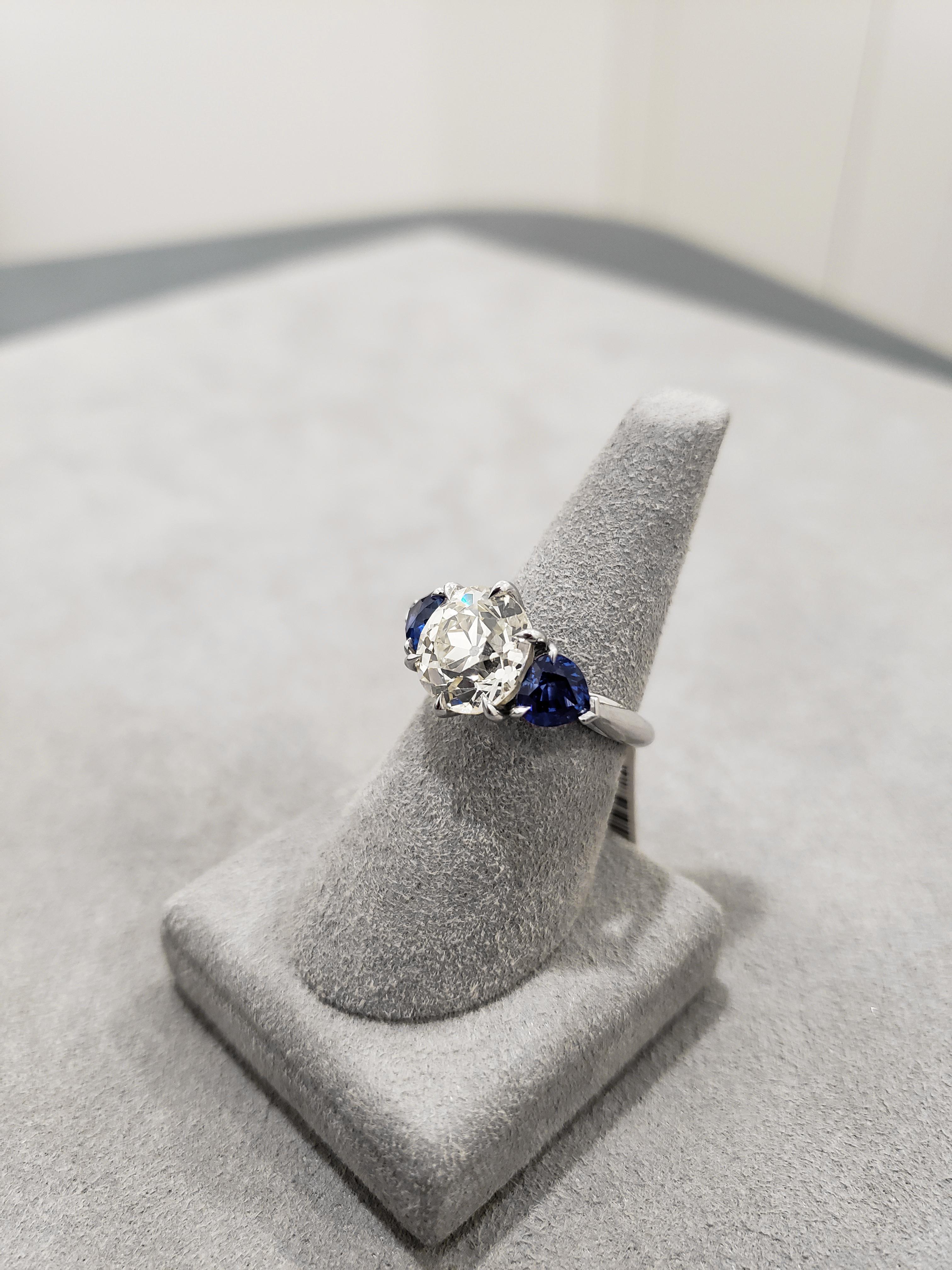 Roman Malakov 4.04 Carat European Cut Blue Sapphire Three-Stone Engagement Ring In New Condition For Sale In New York, NY