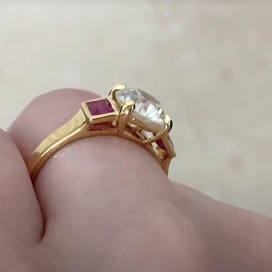 Bague en or jaune 18 carats avec diamants et rubis de taille européenne ancienne (environ 1,60 carat) Excellent état - En vente à New York, NY