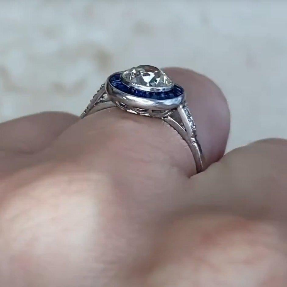 Bague de fiançailles halo en platine avec diamant taille européenne ancienne (environ 1.00 carat) Excellent état - En vente à New York, NY