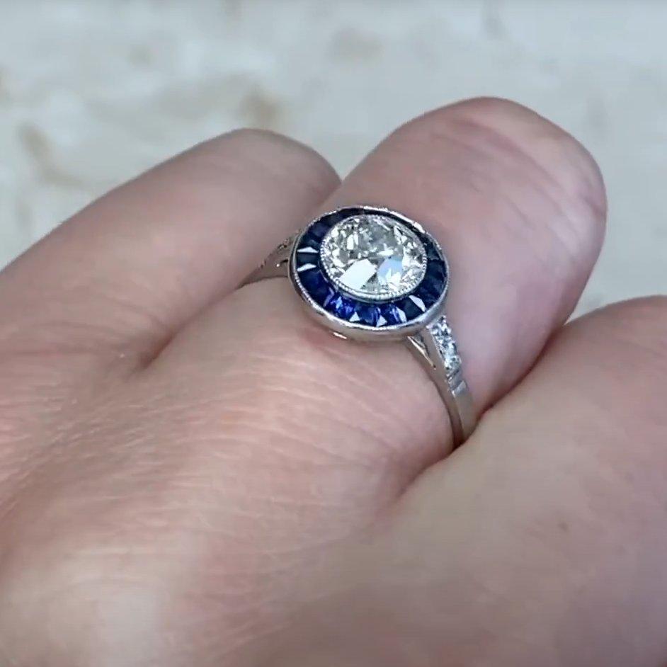 Bague de fiançailles halo en platine avec diamant taille européenne ancienne (environ 1.00 carat) Pour femmes en vente