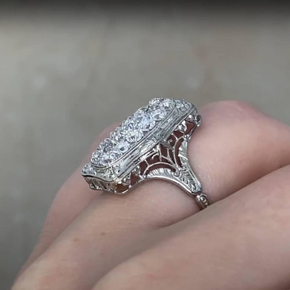 Taglio antico europeo Anello allungato con diamante vecchio taglio europeo (circa 1,30 carati), platino in vendita