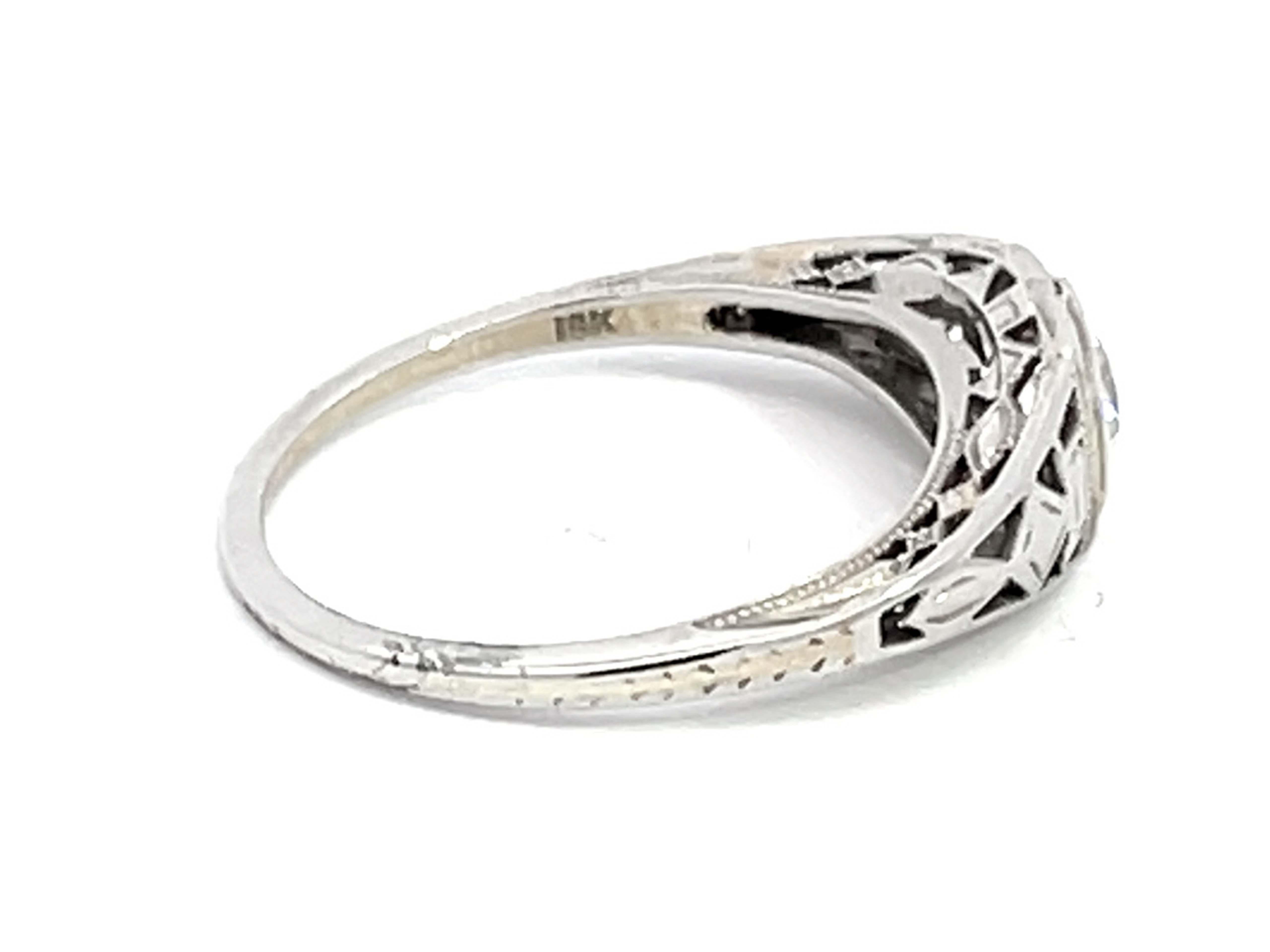 Old European Cut Diamond Art Deco Ring in 18k White Gold For Sale 1