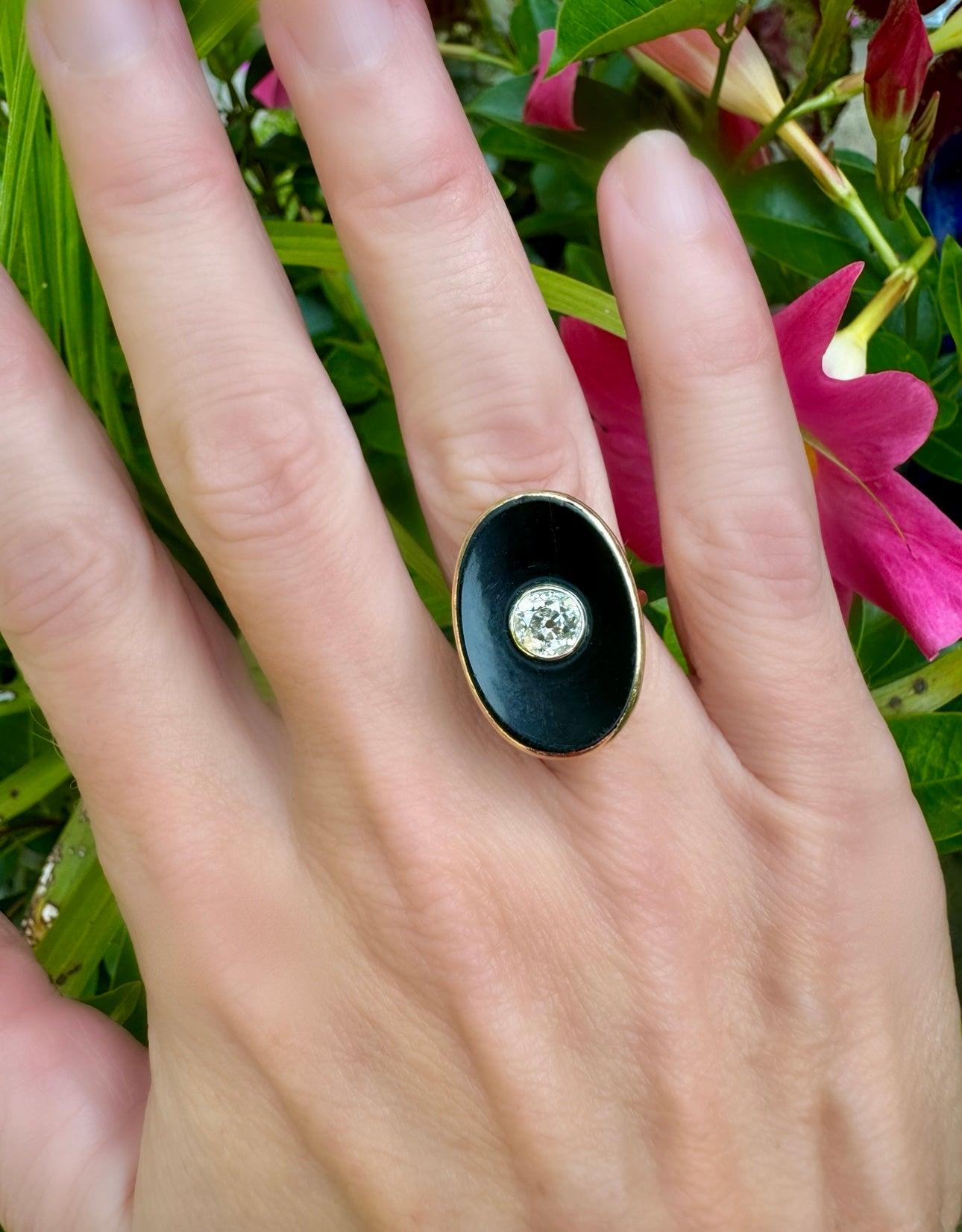 Art Déco Old European Cut Diamond, Black Onyx in 14K Yellow Gold Vintage Ring in vendita