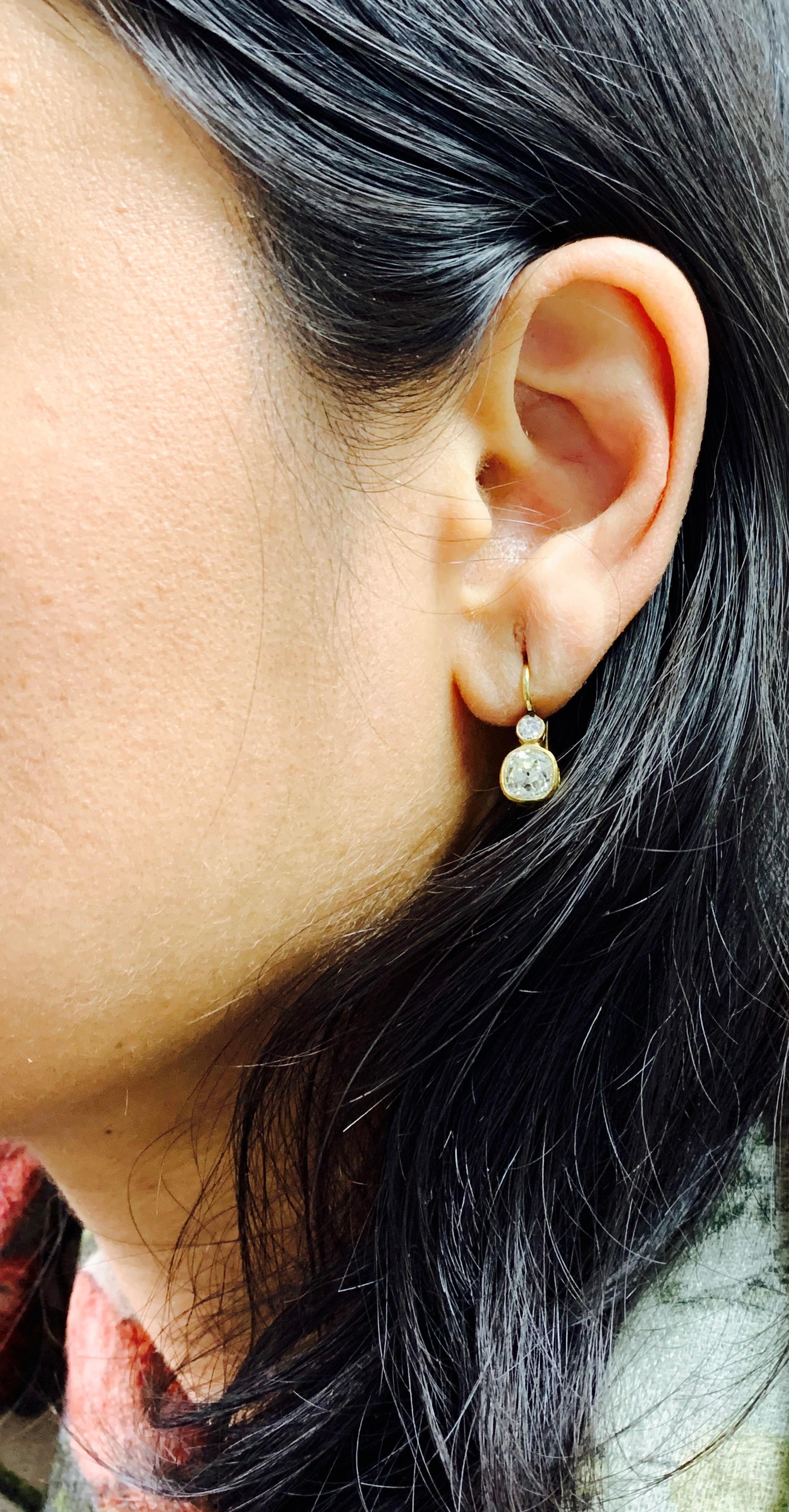 Old Mine Cut Diamond Dangle Earrings in 18 Karat Yellow Gold 8