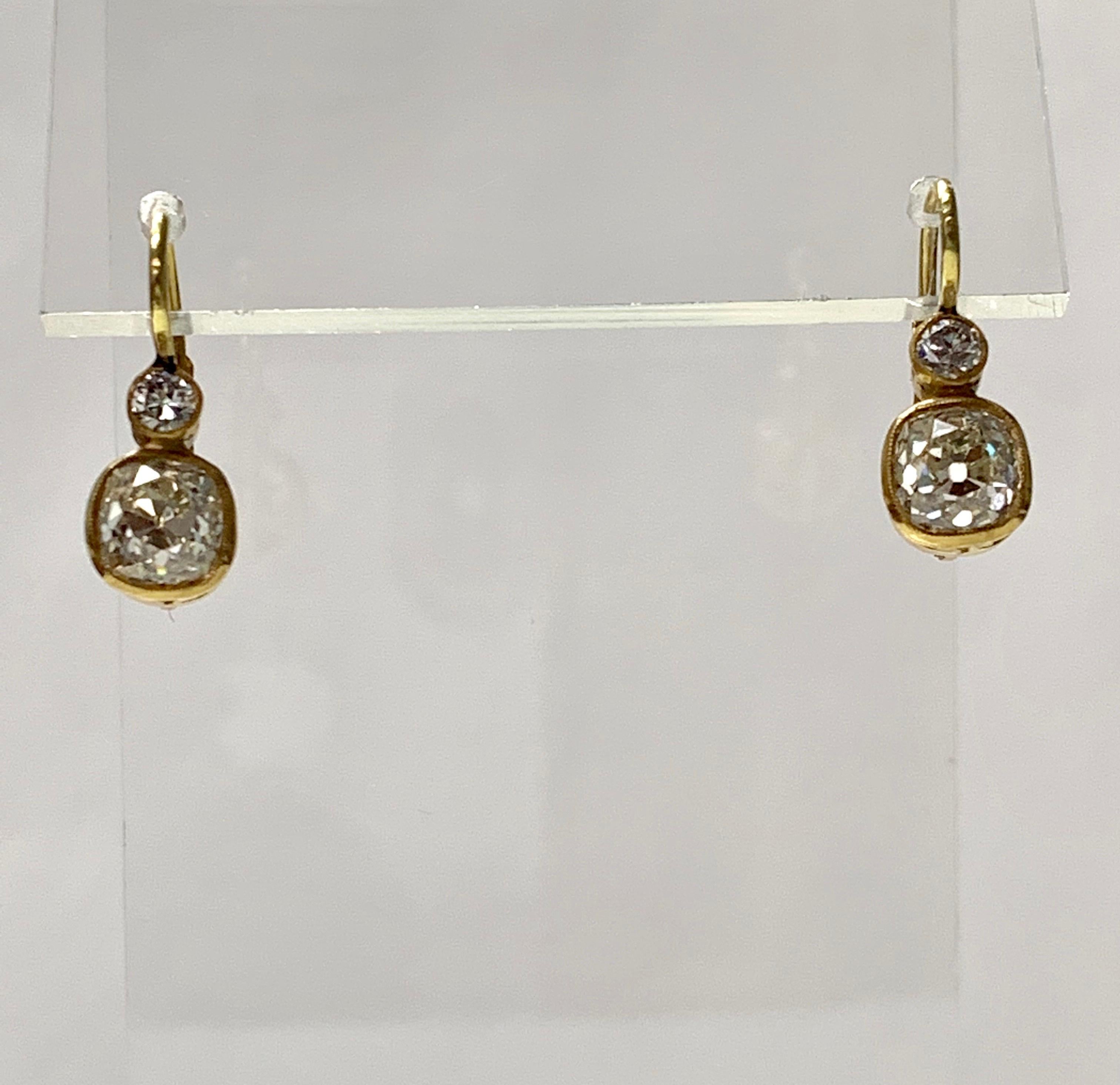 Old Mine Cut Diamond Dangle Earrings in 18 Karat Yellow Gold 4