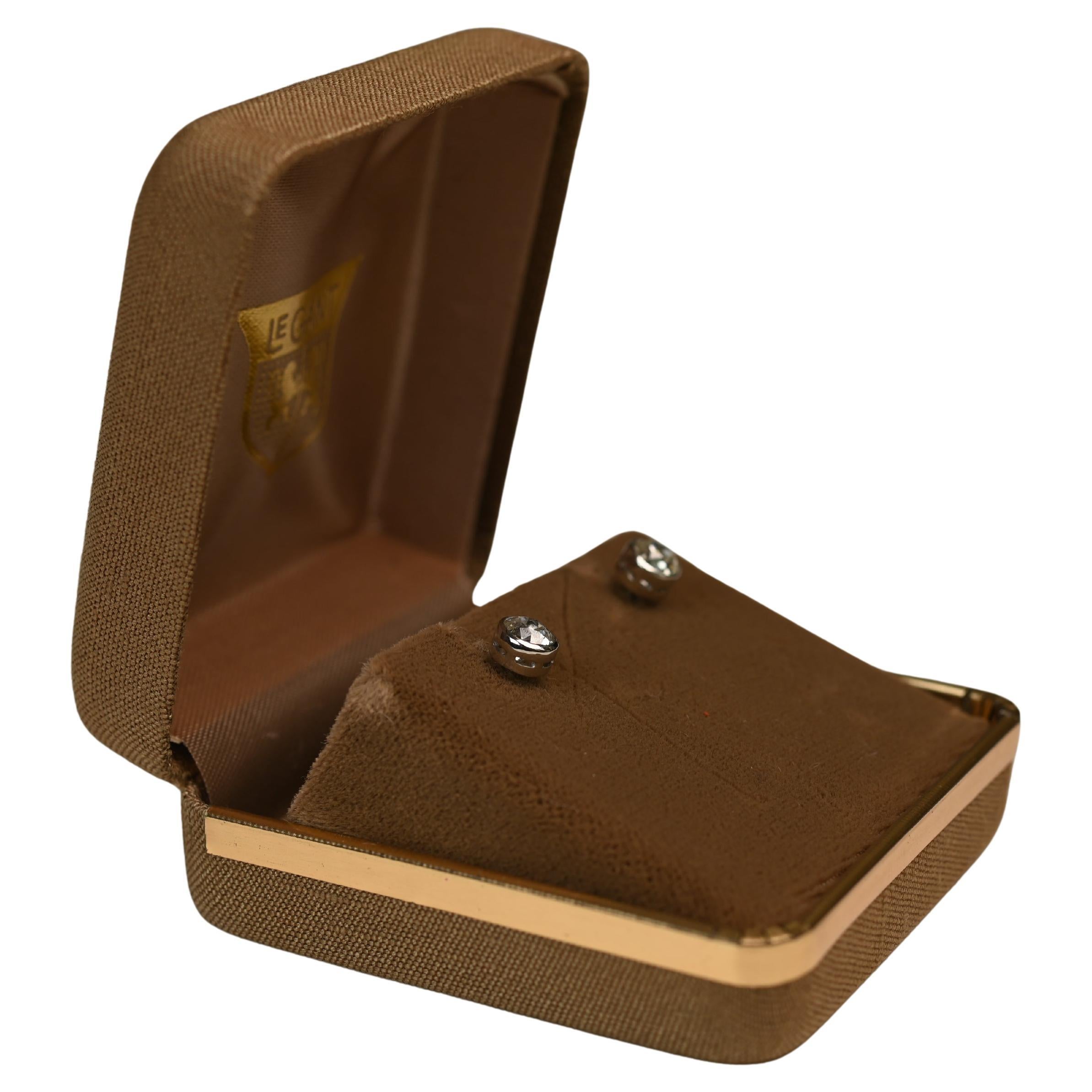 Boucles d
oreilles en diamant taille européenne (environ 0,4 carats), platine