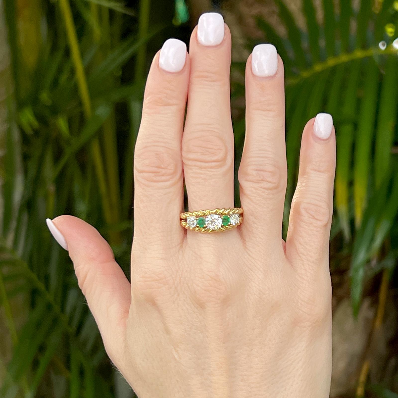 Old European Cut Diamond Emerald 18 Karat Yellow Gold Platinum Estate Ring  In Excellent Condition In Boca Raton, FL