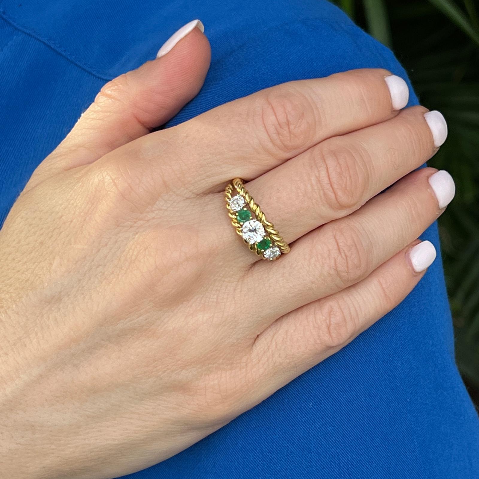 Women's Old European Cut Diamond Emerald 18 Karat Yellow Gold Platinum Estate Ring 