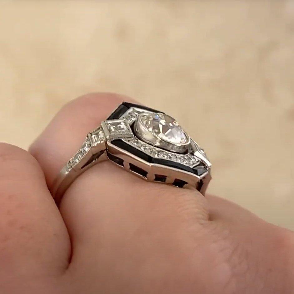 Verlobungsring mit Diamant-Halo im alteuropäischen Schliff ( ca. 1,00 Karat), Platin (Alteuropäischer Schliff) im Angebot