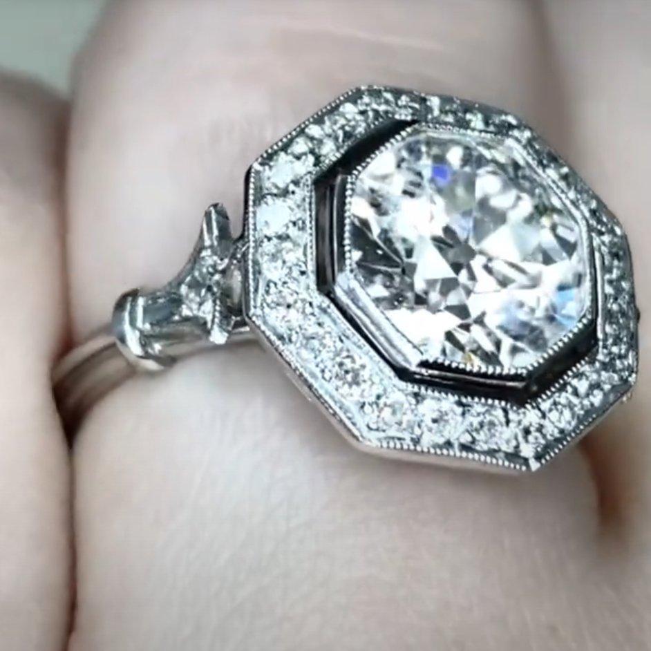 Anillo de compromiso con halo de diamantes talla europea antigua (GIA aprox. 2,20 quilates), platino Corte europeo antiguo en venta