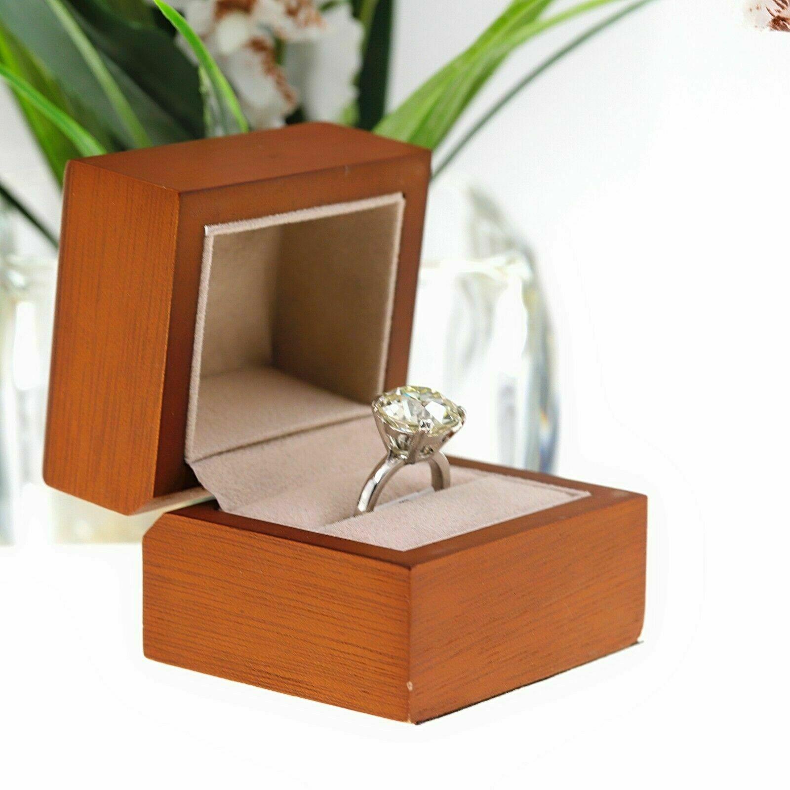 Old European Cut Diamond Engagement Ring 9.04 Carat in Platinum For Sale 2