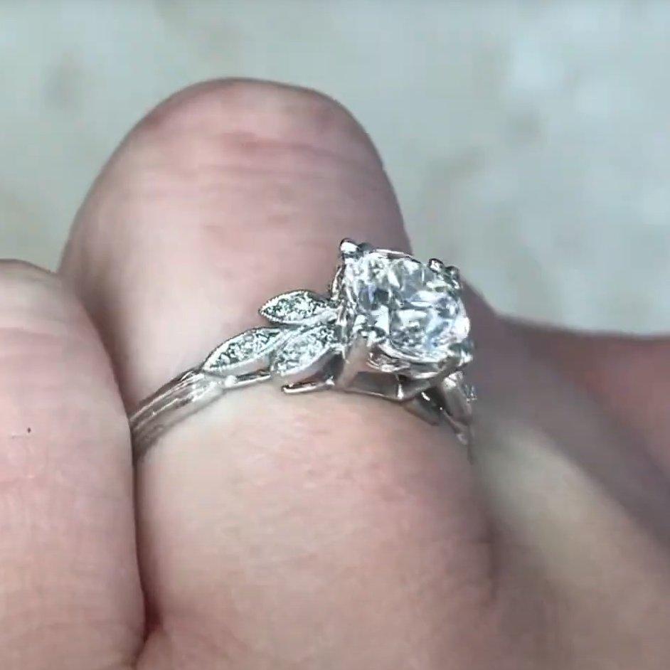 Taglio antico europeo Anello di fidanzamento con diamante vecchio taglio europeo (circa 1,10 carati), platino in vendita
