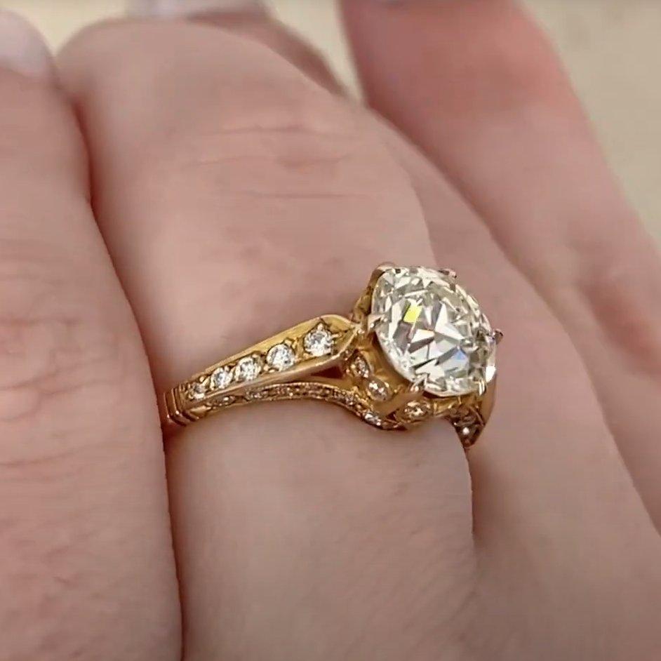 Taglio antico europeo Anello di fidanzamento con diamante vecchio taglio europeo (circa 1,8 carati), oro giallo 18 carati in vendita