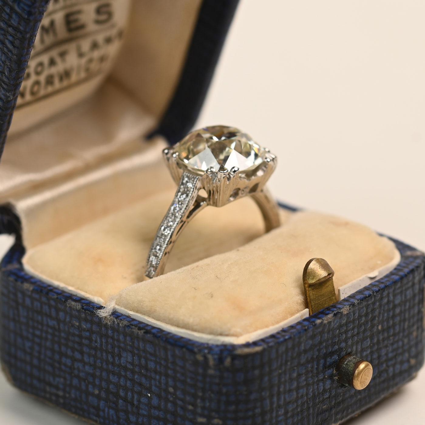 Art déco Bague de fiançailles avec diamant taille européenne (environ 4,20 carats) Platine en vente