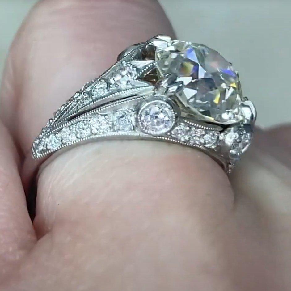 Taglio antico europeo Anello di fidanzamento con diamante taglio europeo antico (circa 4.20 carati), platino in vendita