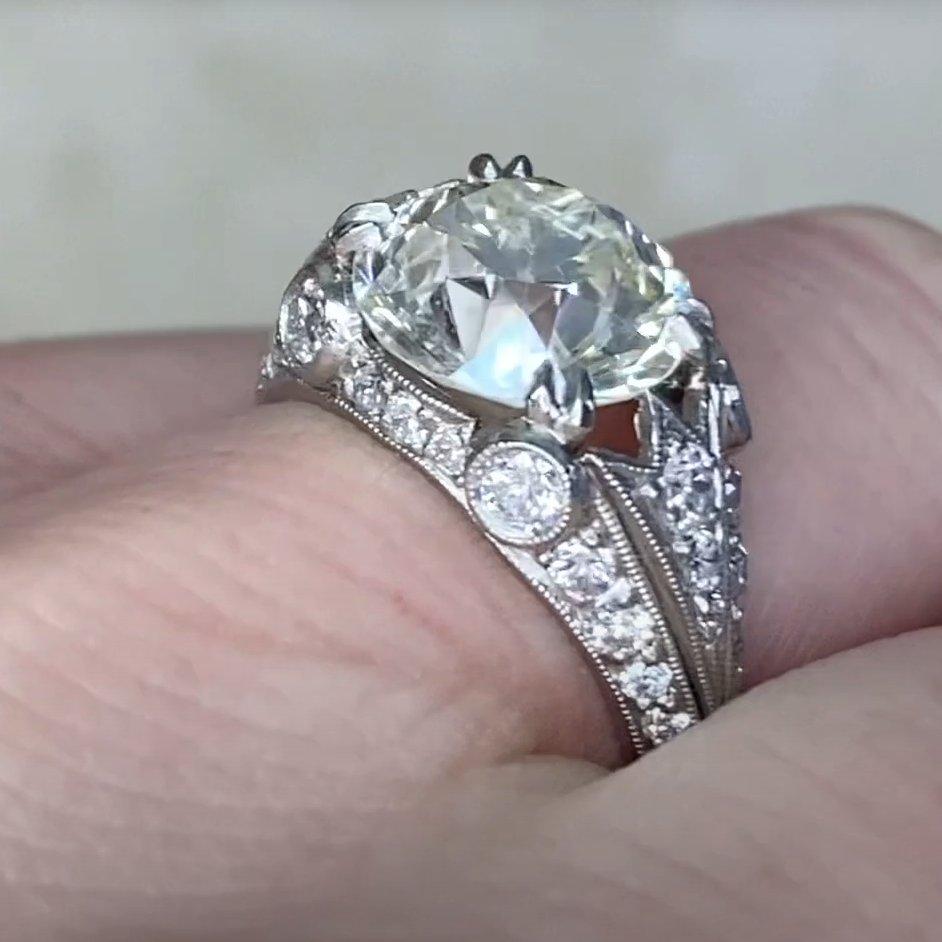 Donna Anello di fidanzamento con diamante taglio europeo antico (circa 4.20 carati), platino in vendita