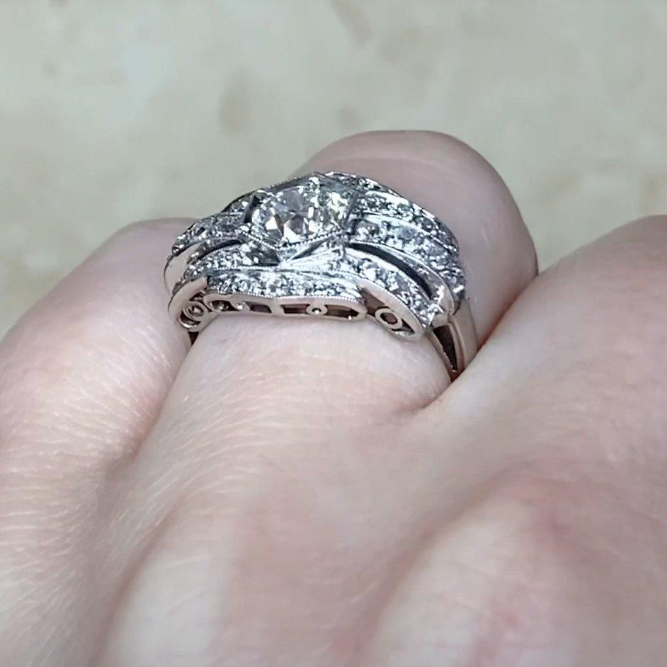 Anello di fidanzamento con diamante vecchio taglio europeo (GIA circa 0.80 carati), platino In condizioni ottime in vendita a New York, NY