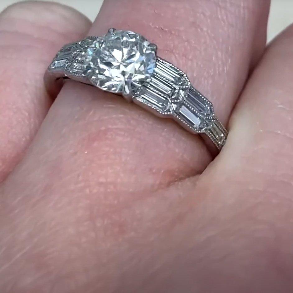 Anello di fidanzamento con diamante vecchio taglio europeo (GIA circa 1.10 carati), platino In condizioni ottime in vendita a New York, NY