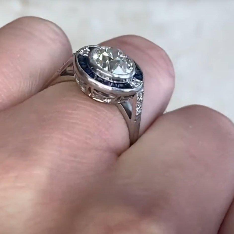 Bague de fiançailles saphir halo de taille européenne ancienne (environ 1,40 carat) Excellent état - En vente à New York, NY