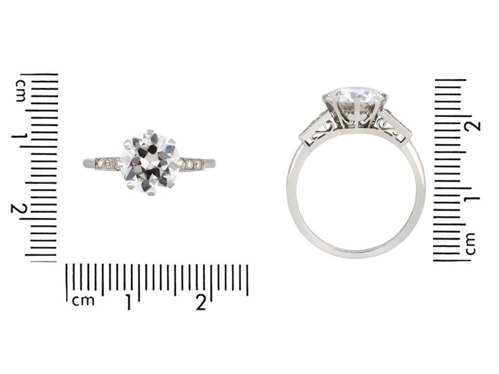 Anillo solitario flanqueado de diamantes talla europea antigua de 2,24 quilates, inglés, hacia 1920 Corte europeo antiguo en venta