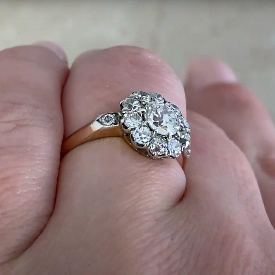Taille vieille Europe Bague grappe florale en or jaune avec diamant taille européenne ancienne (environ 0,70 carat) en vente
