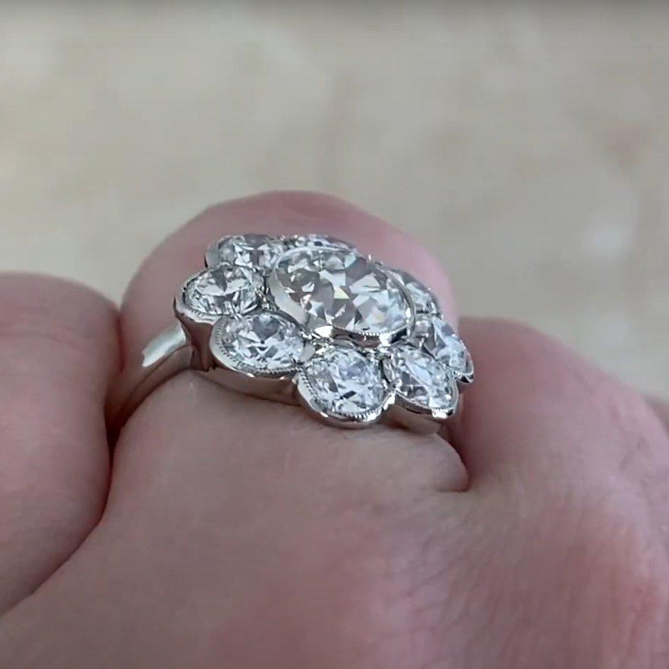 Taille vieille Europe Bague à grappe florale en diamant ancien de taille européenne (GIA environ 1,50 carats), platine en vente