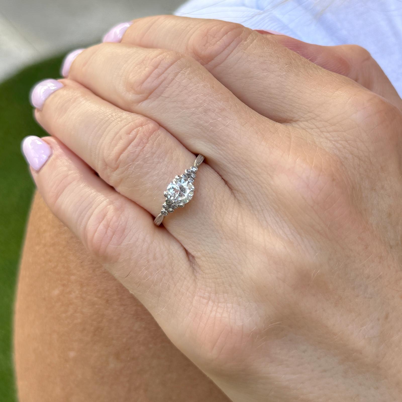Alter europäischer Diamant Platin Vintage Verlobungsring (Alteuropäischer Schliff) im Angebot