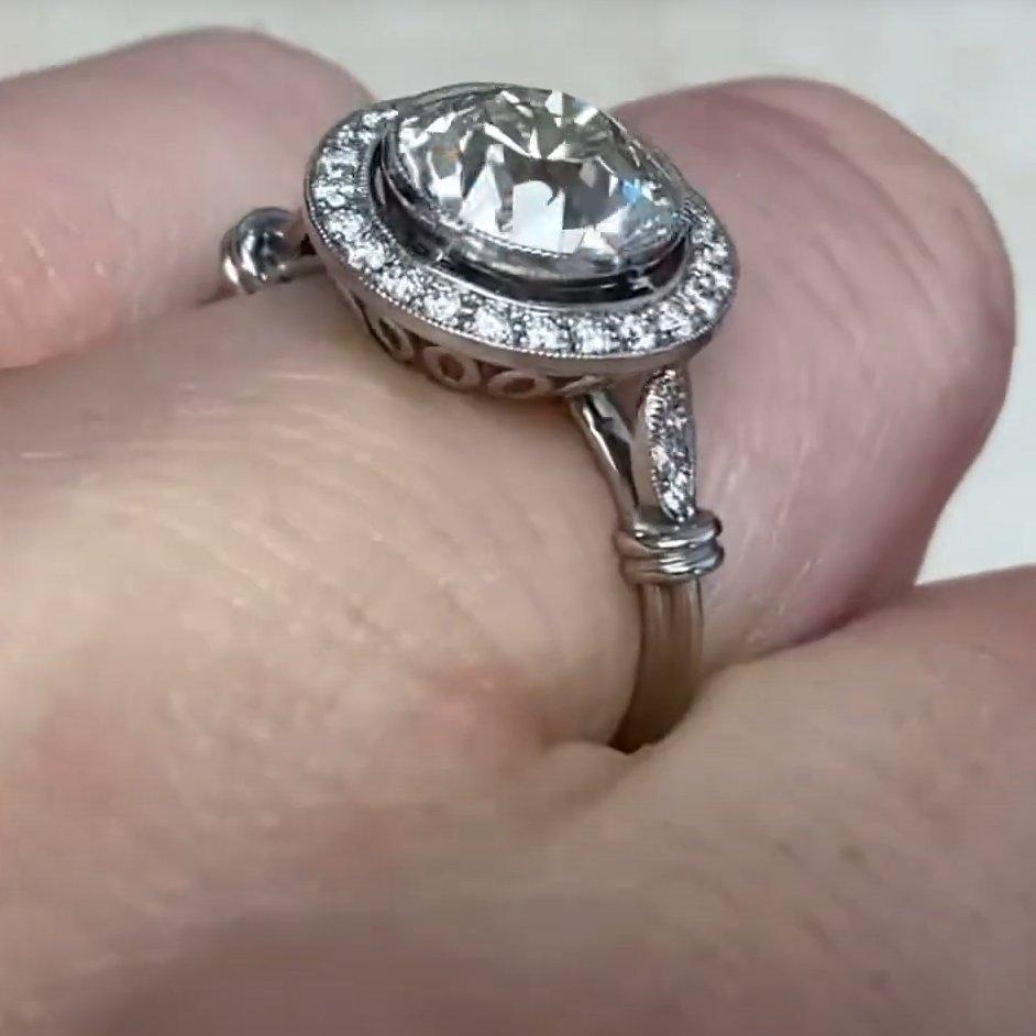 Anillo de diamantes talla europea antigua (aprox. 2,20 quilates), halo de diamantes, platino en Excelente estado para la venta en New York, NY