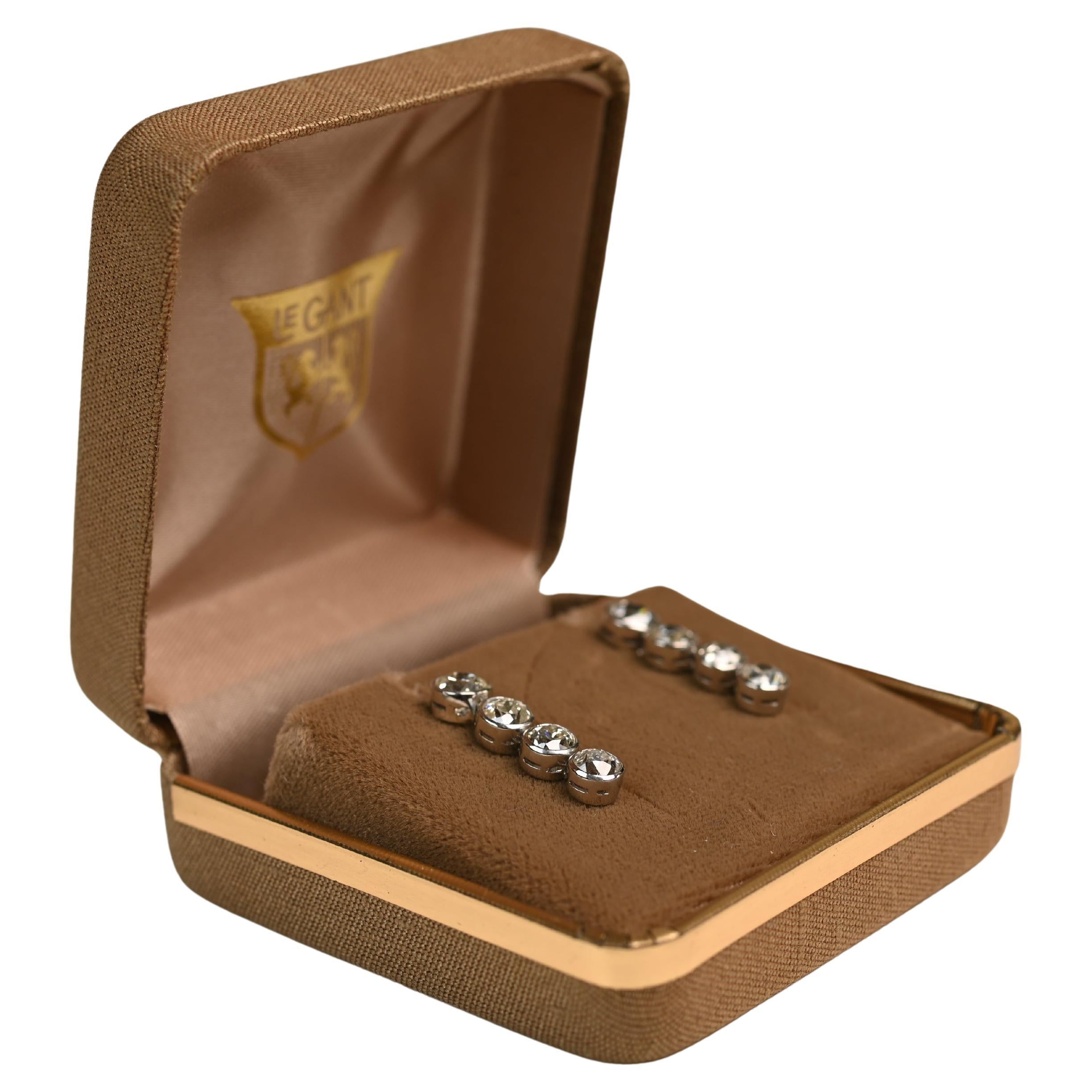 Ancienne coupe européenne quatre  Boucles d
oreilles diamants (environ 2,40 carats) Platine