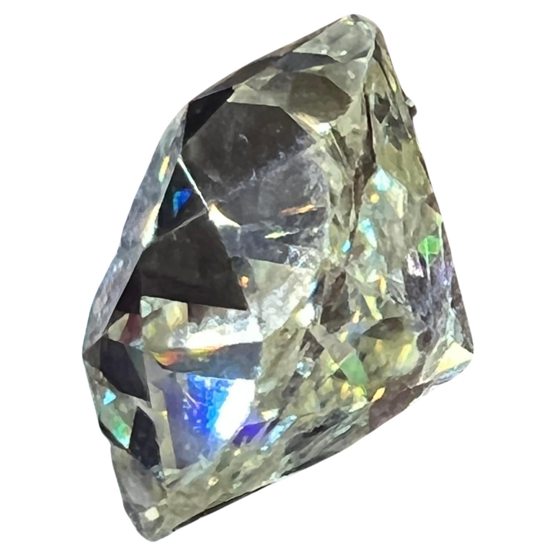Diamant taille ancienne de 3,08 carats
couleur estimée M et clarté VS
Taille estimée du rond : 0,92 cm par 0,87 cm