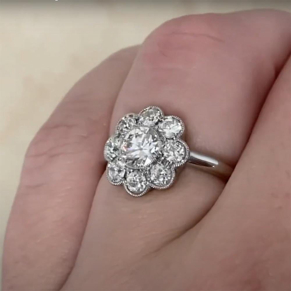 Anillo de racimo de diamantes europeos antiguos (aprox. 0,60 quilates), platino Corte europeo antiguo en venta