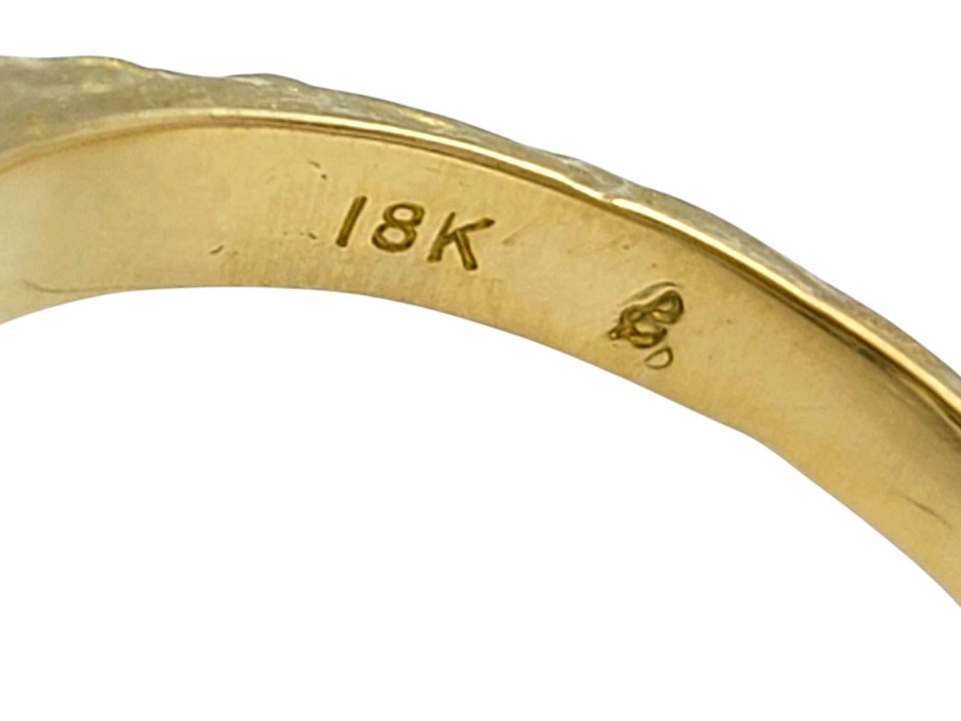 Anello da cocktail Faux Boi con cluster di diamanti europei antichi in oro 18 carati testurizzato in vendita 4