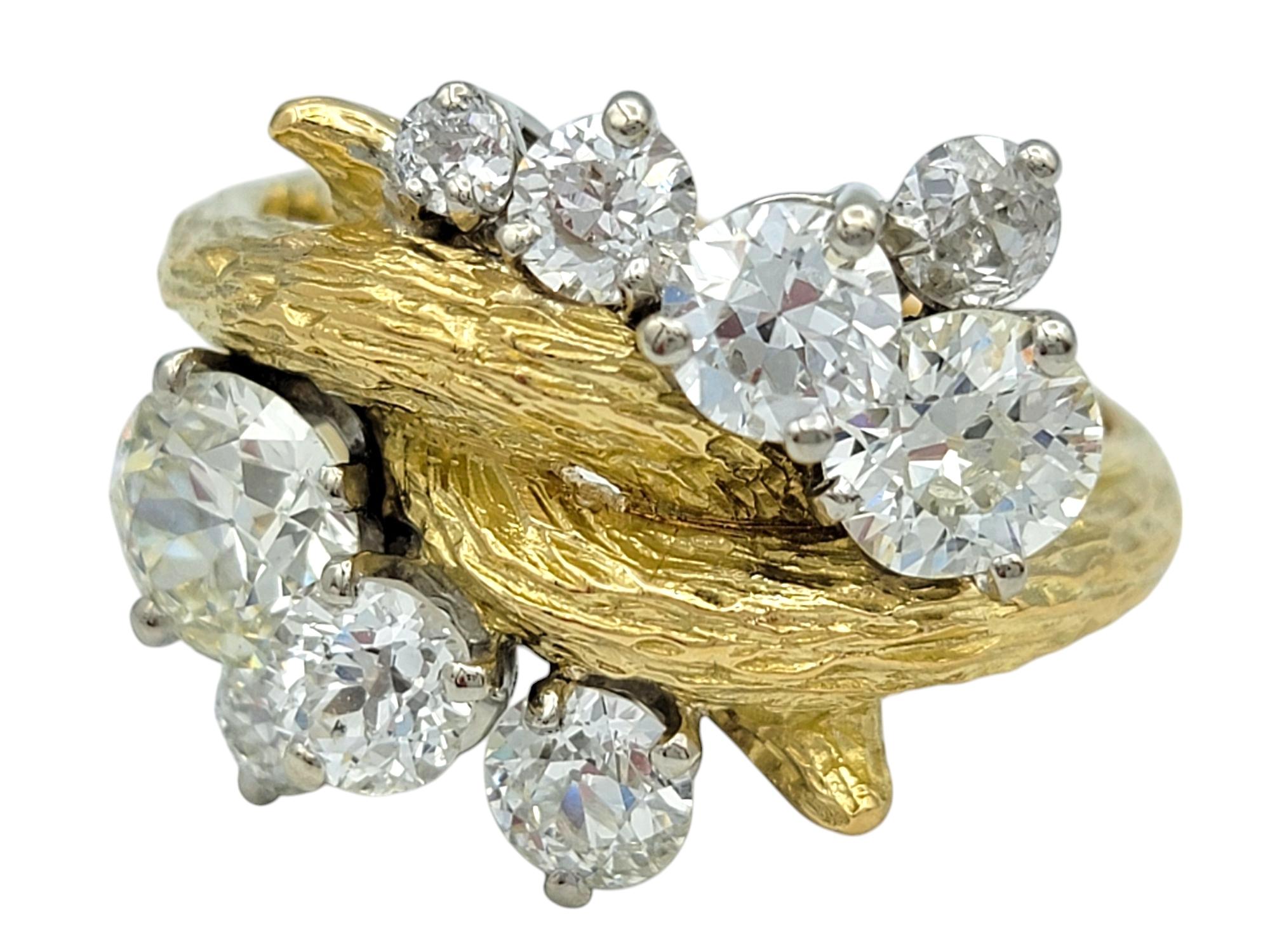 Contemporaneo Anello da cocktail Faux Boi con cluster di diamanti europei antichi in oro 18 carati testurizzato in vendita