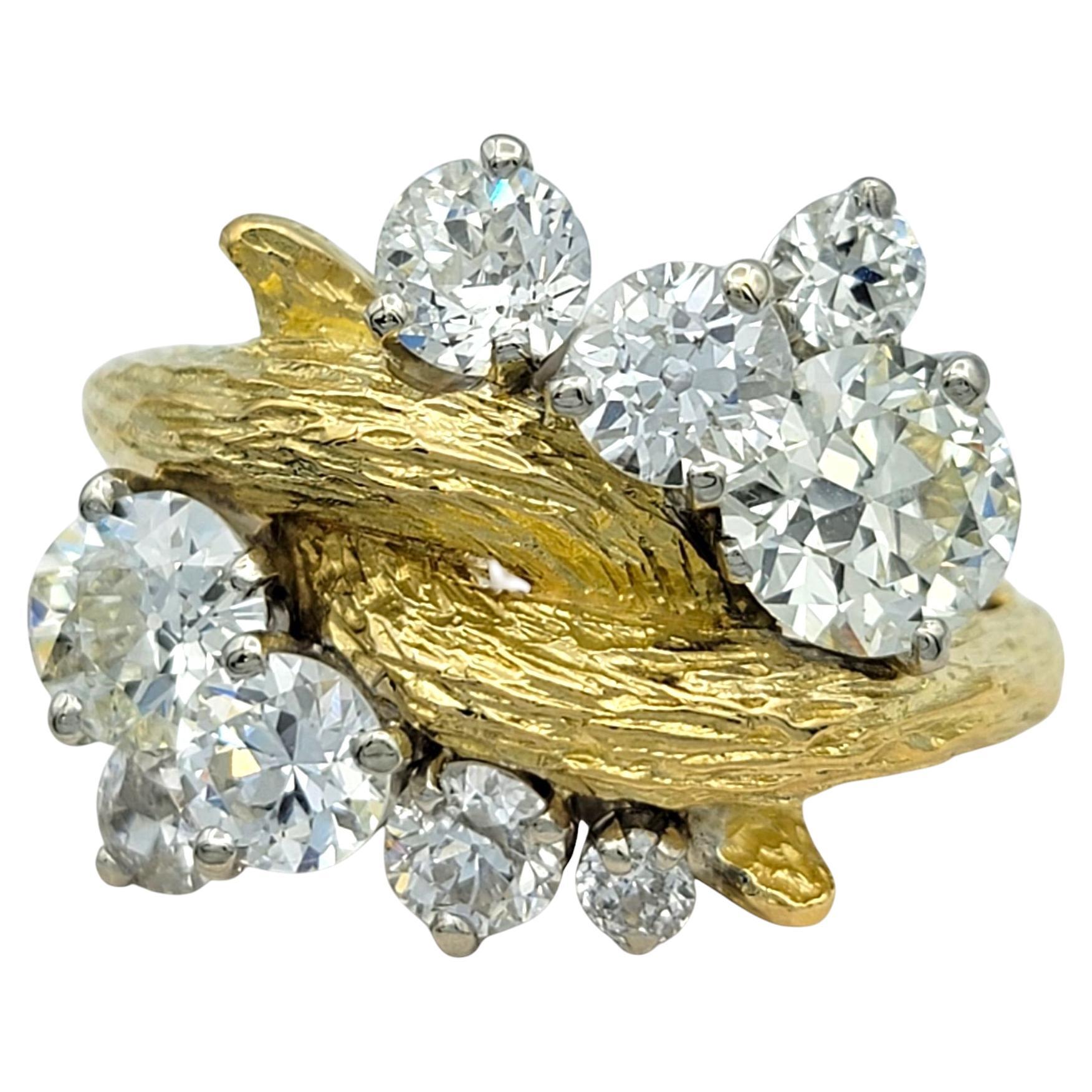 Anello da cocktail Faux Boi con cluster di diamanti europei antichi in oro 18 carati testurizzato in vendita