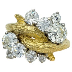Bague cocktail Faux Bois en or texturé 18 carats avec grappe de diamants européens anciens