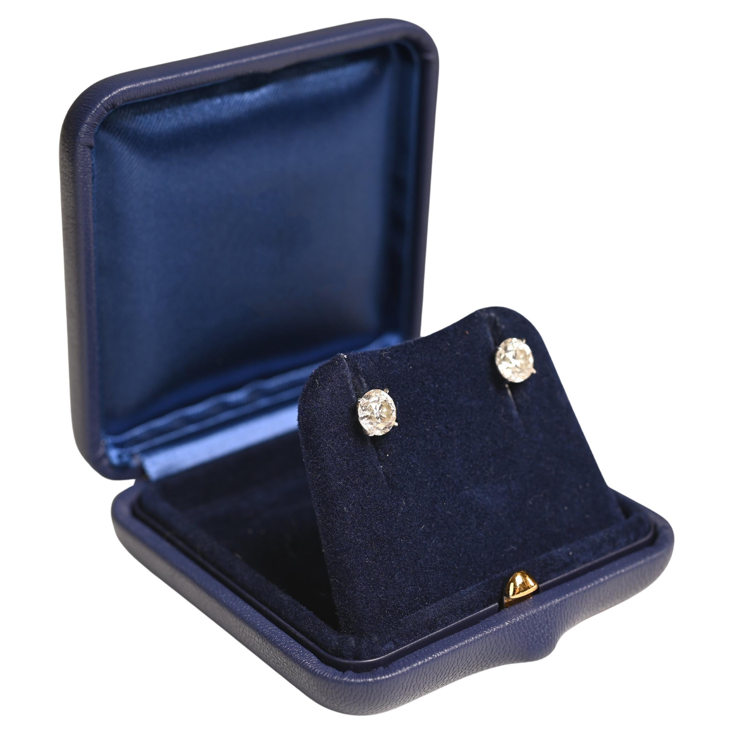 Boucles d'oreilles en platine avec diamants européens anciens (environ 2,50 carats)
