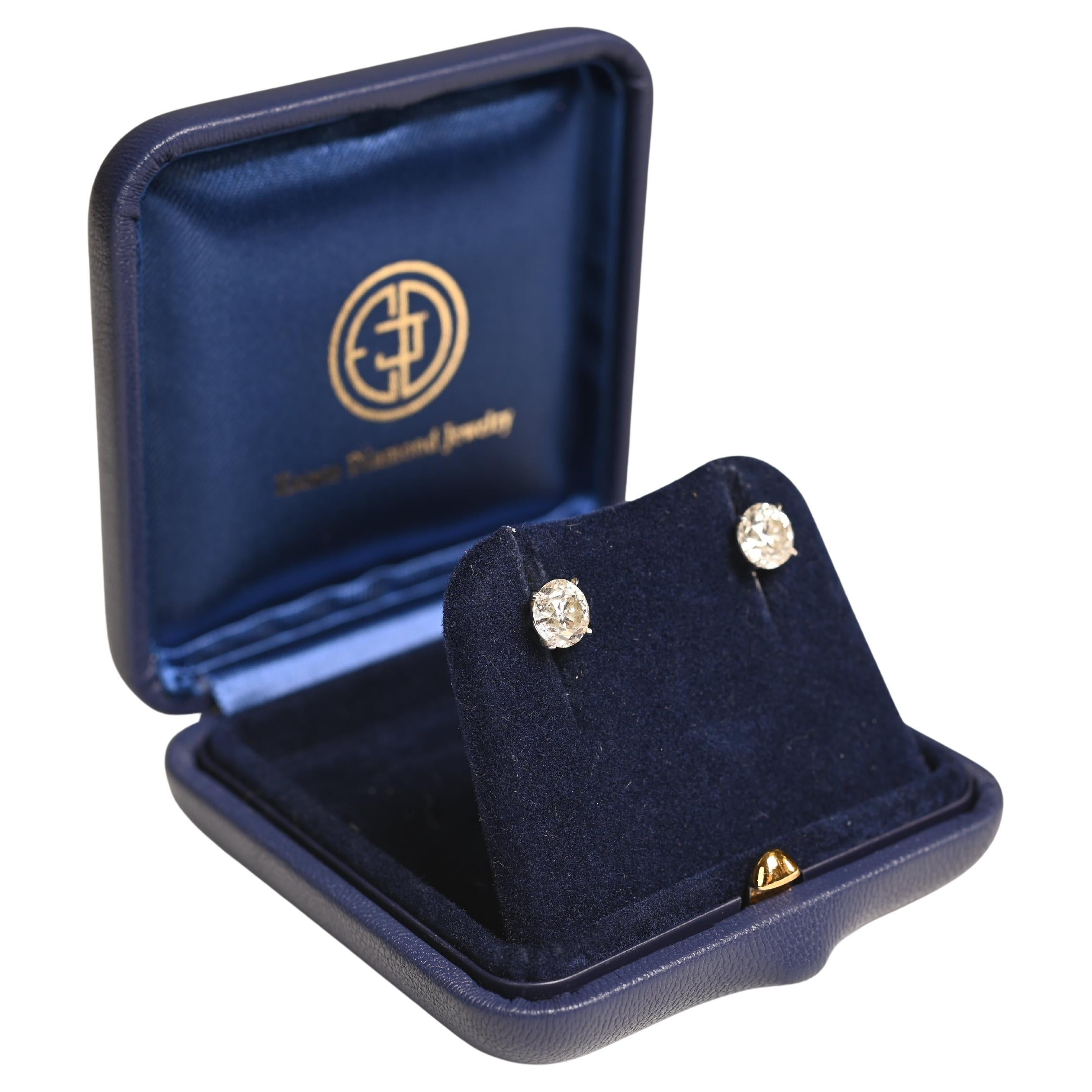 Boucles d'oreilles en platine avec diamants européens anciens (environ 2,50 carats)