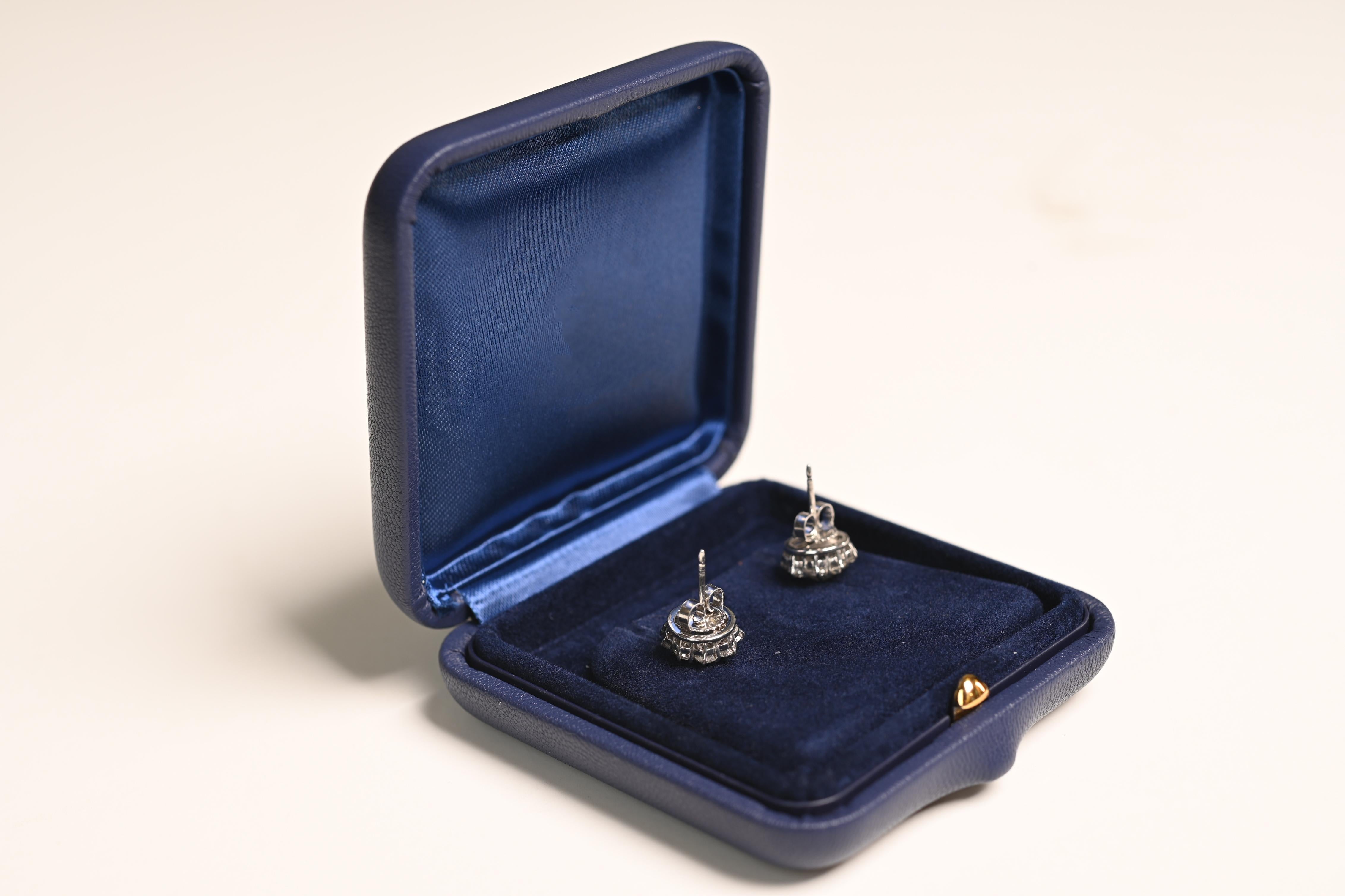 Taille vieille Europe Boucles d'oreilles composées de diamants anciens de taille européenne (GIA environ 0,60 carats et 0,65 carats), platine en vente