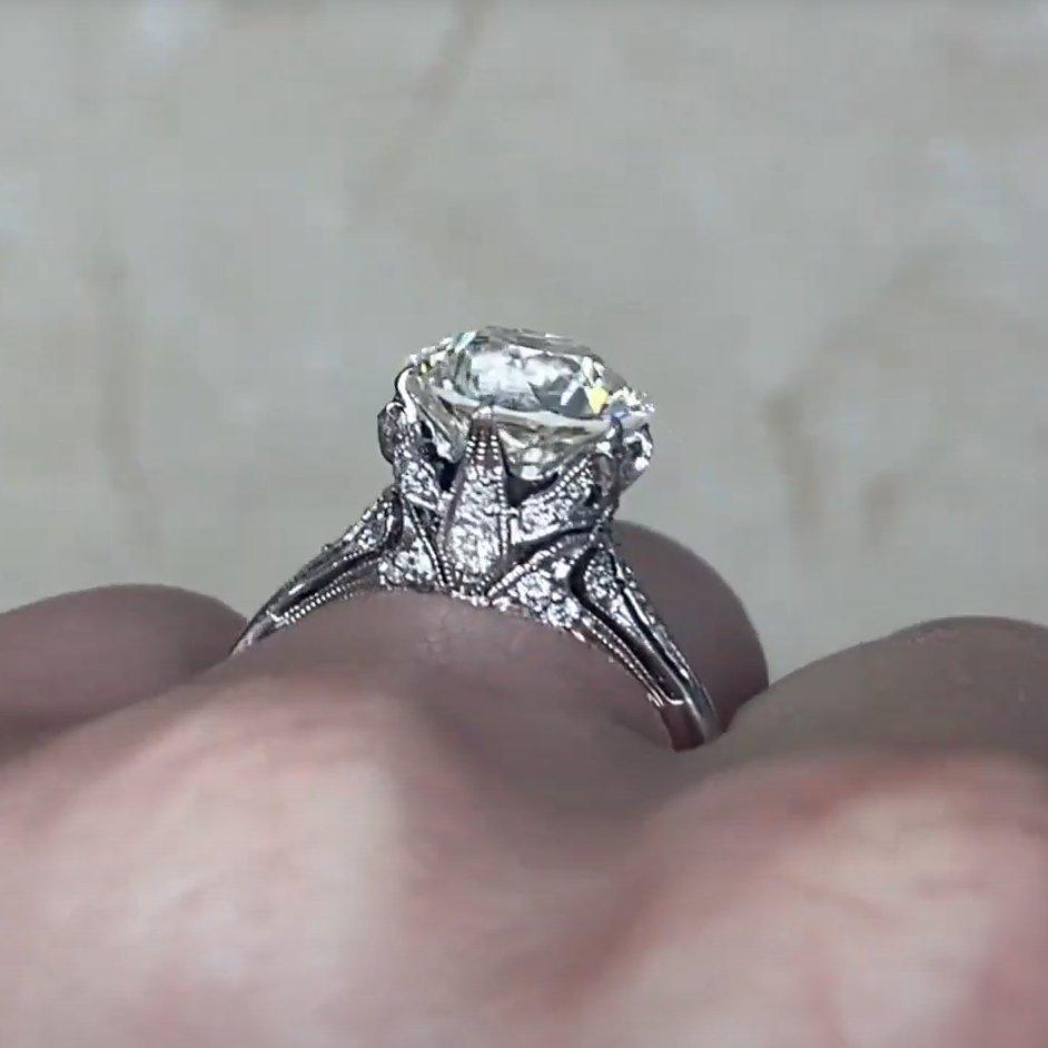 Anillo de compromiso de diamantes europeos antiguos (aprox. 2,80 quilates), platino en Excelente estado para la venta en New York, NY