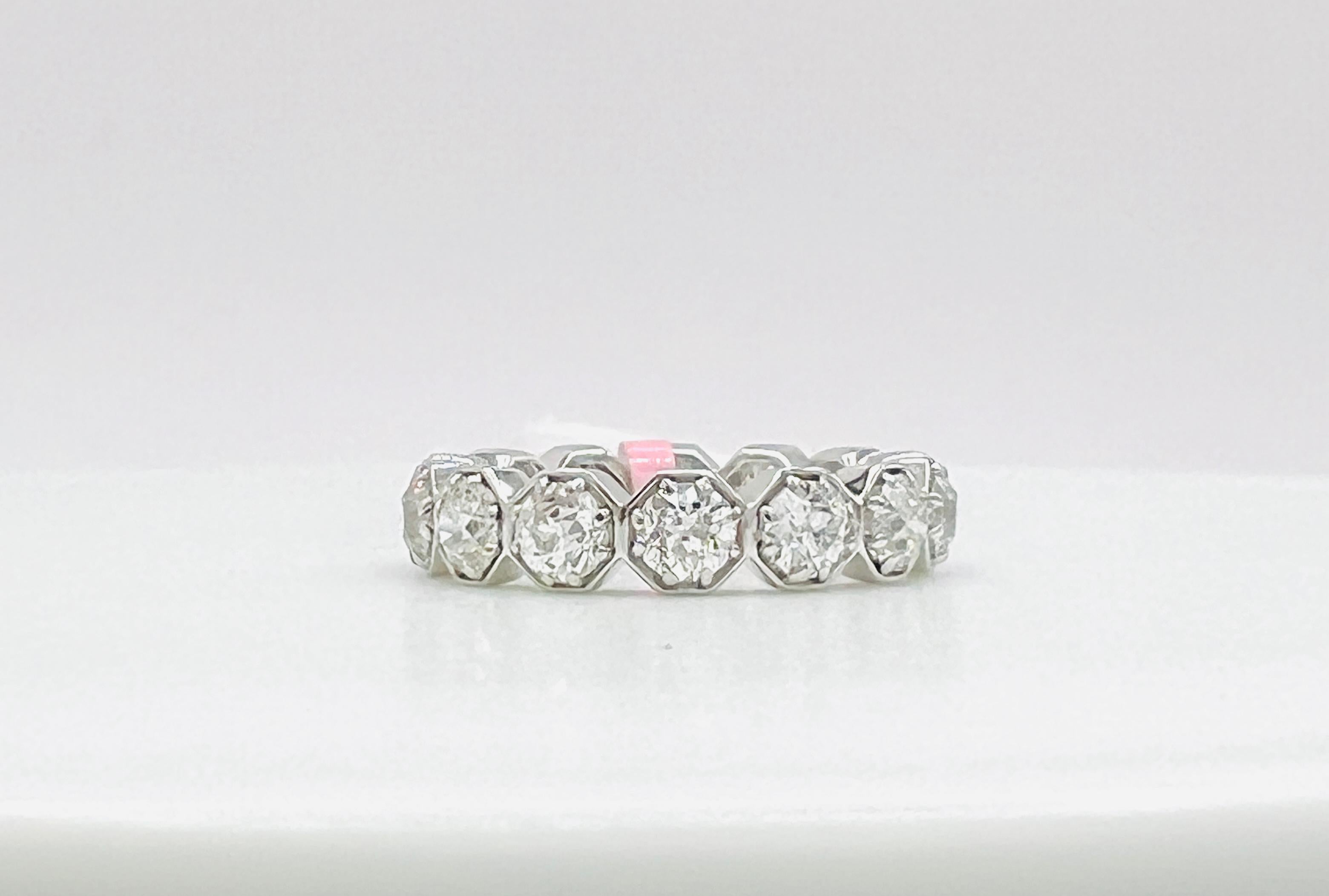 da uomo o donna Old European Diamond Eternity Band Ring in Platinum in vendita