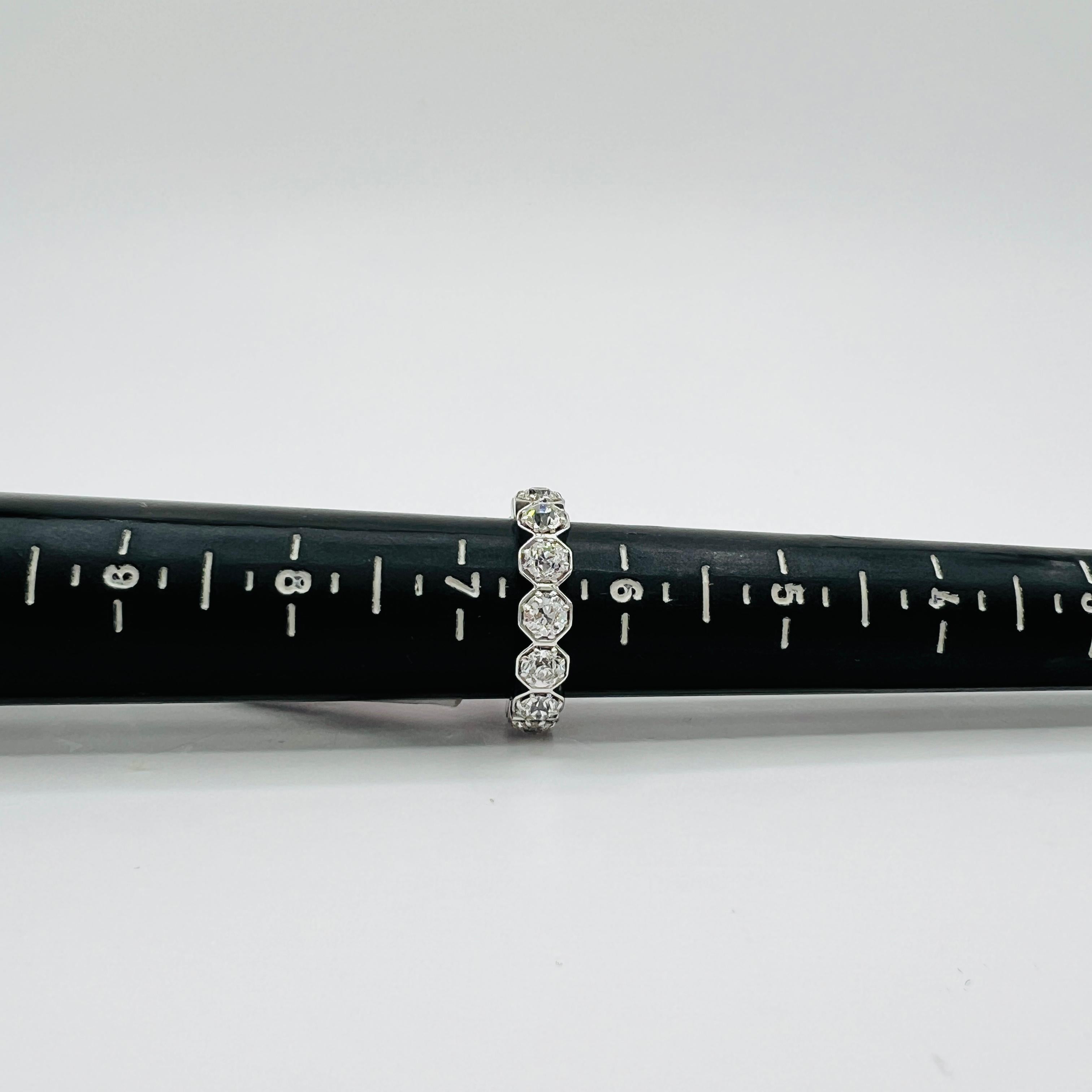 Old European Diamond Eternity Band Ring in Platinum in vendita 3